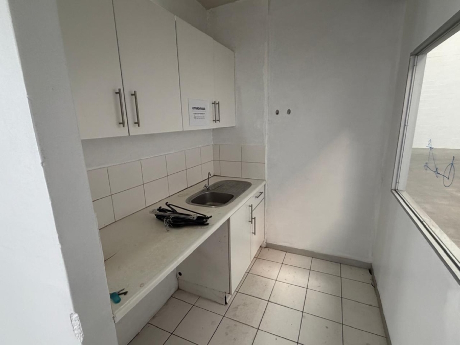 To Let Commercial Property for Rent in Maitland Western Cape